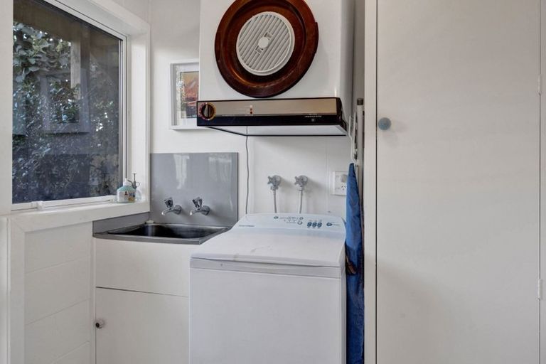 Photo of property in 2/30 Hamblyn Street, Strandon, New Plymouth, 4312