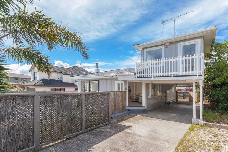 Photo of property in 1/30 Eastern Beach Road, Eastern Beach, Auckland, 2012