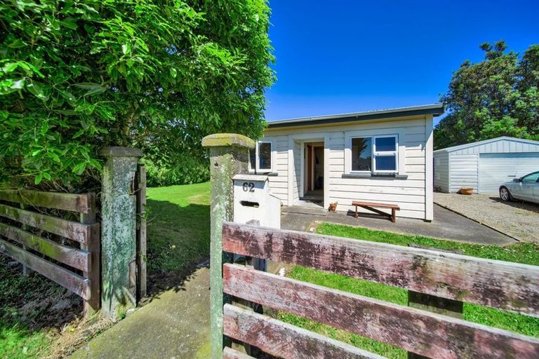Photo of property in 62 Riemenschneider Street, Manaia, 4612