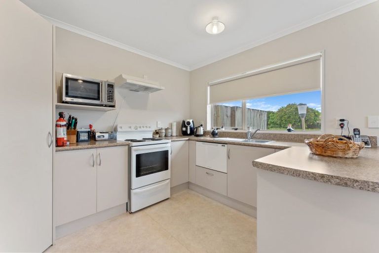 Photo of property in Rangeview Villas, 24/9 Fuller Close, Levin, 5510