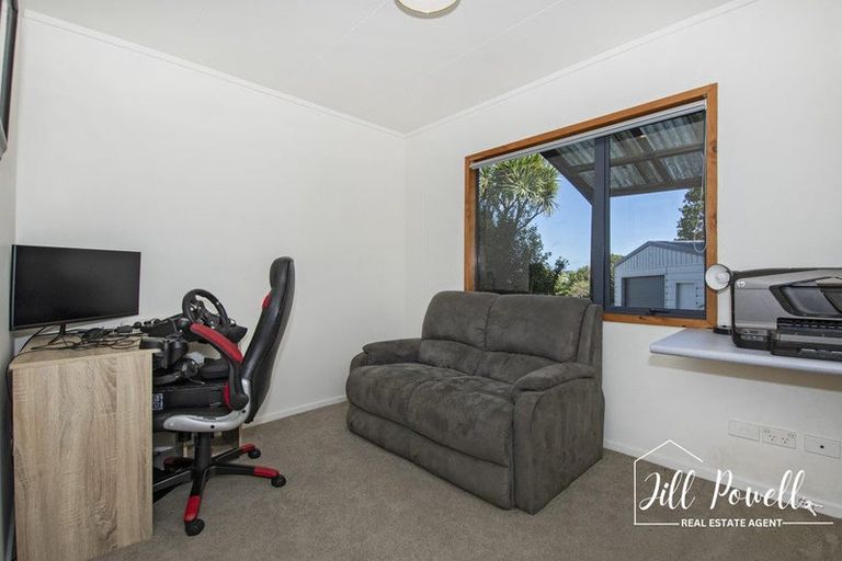 Photo of property in 36 Kilbraugh Street, Whakapirau, Maungaturoto, 0583