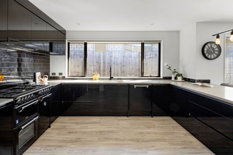 Photo of property in 4 Paiaka Place, Rototuna North, Hamilton, 3210