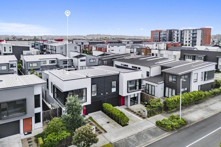 Photo of property in 13 Ian Morrison Road, Hobsonville, Auckland, 0616