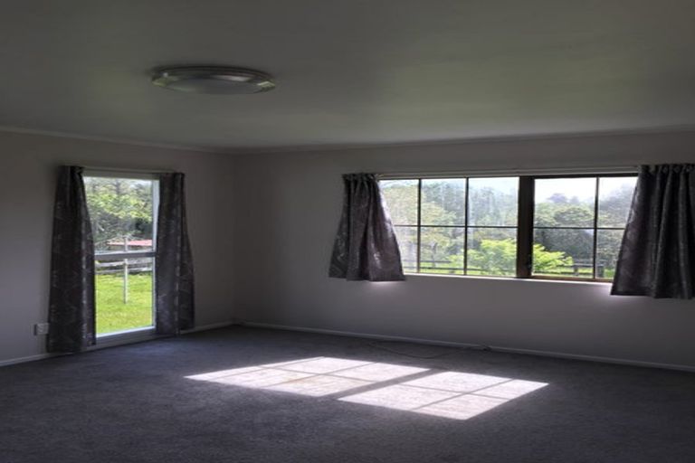 Photo of property in 695 State Highway 16, Kumeu, 0891