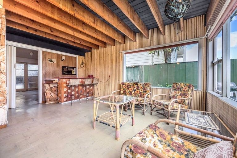 Photo of property in 54 Raleigh Road, Northcote, Auckland, 0627