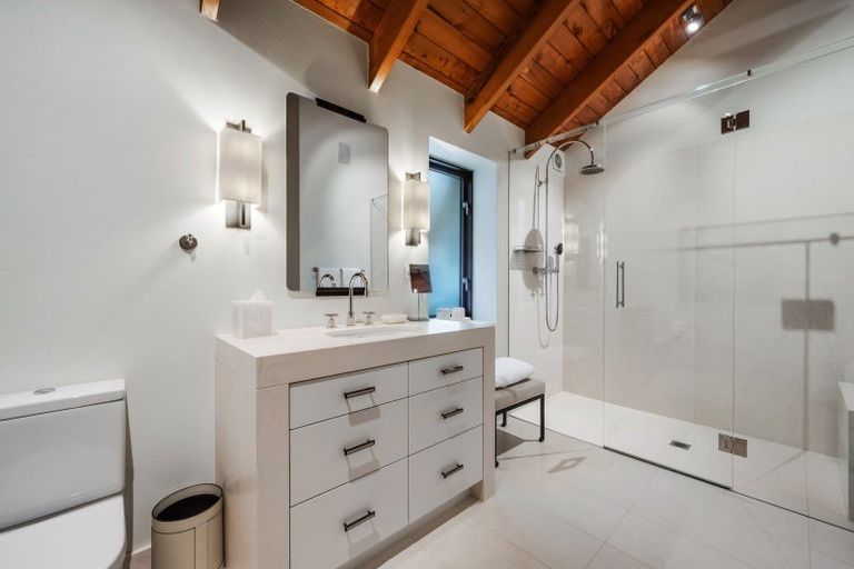 Photo of property in 42 Porterfield Road, Whitford, Howick, 2571