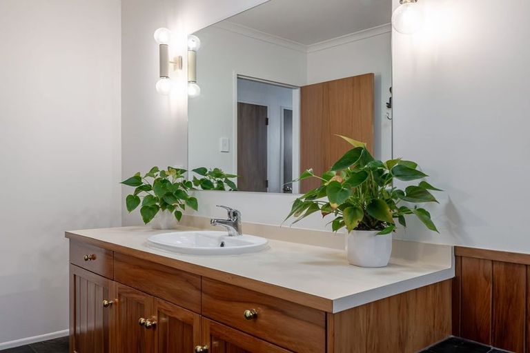 Photo of property in 23 Chilton Grove, Hokowhitu, Palmerston North, 4410