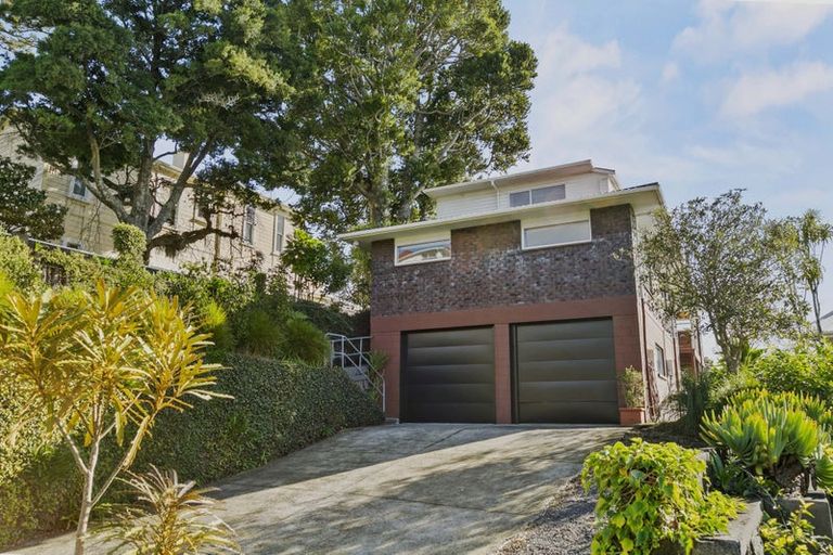 Photo of property in 156 Vivian Street, New Plymouth, 4310