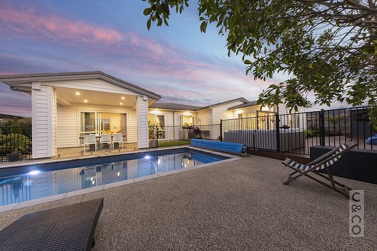 Photo of property in 14 Floyd Road, Riverhead, 0820