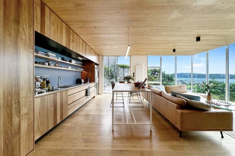 Photo of property in 6 Crawford Road, Kilbirnie, Wellington, 6022