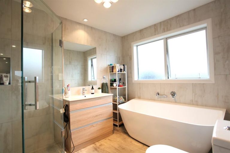 Photo of property in 61 Bayvista Drive, Karaka, Papakura, 2113