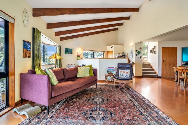 Photo of property in 117 Seaview Road, Piha, New Lynn, 0772