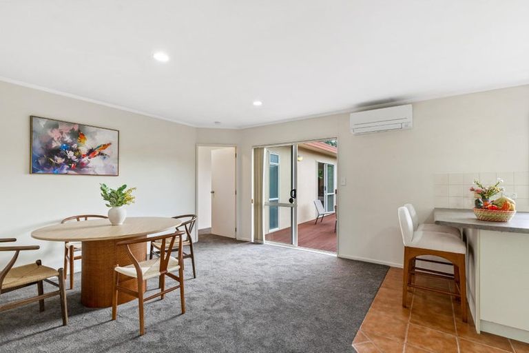 Photo of property in 13 Ginders Drive, Massey, Auckland, 0614