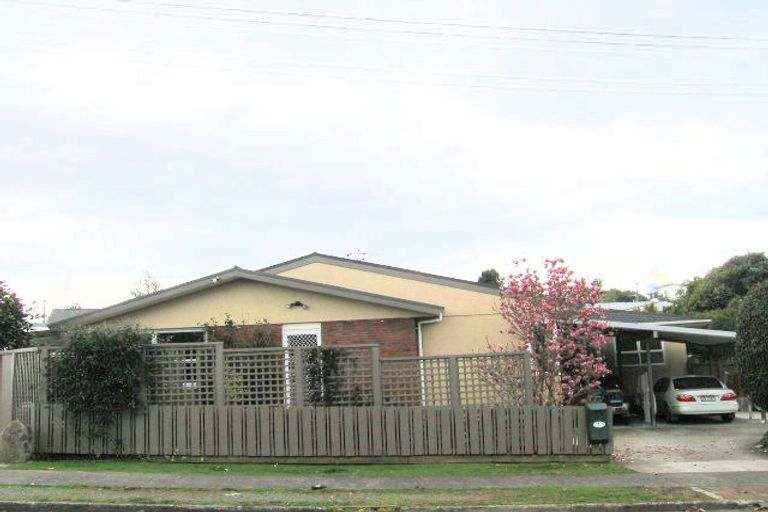 Photo of property in 1 Sharyn Place, Brookfield, Tauranga, 3110