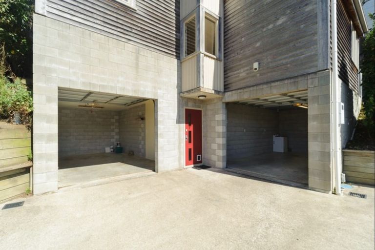 Photo of property in 23 Doris Gordon Crescent, Crofton Downs, Wellington, 6035