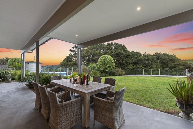 Photo of property in 18 Stevensons Crescent, Albany Heights, Albany, 0793