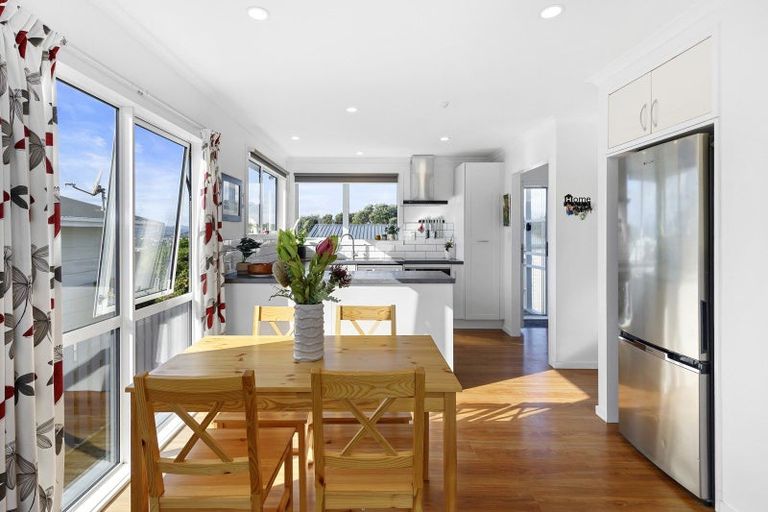 Photo of property in 8 Tikati View, Titahi Bay, Porirua, 5022