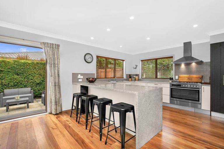 Photo of property in 2 Rays Way, Tuakau, 2121