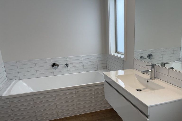 Photo of property in 35 Bill Miller Drive, Papamoa, 3118