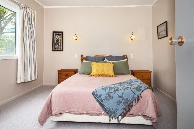 Photo of property in 559 Taurau Valley Road, Muriwai, Manutuke, 4072