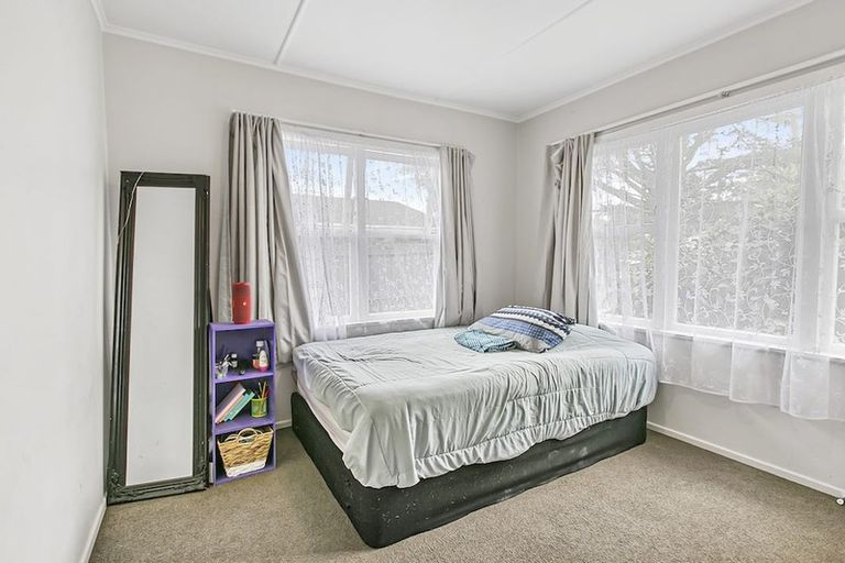 Photo of property in 64 Friedlanders Road, Manurewa, Auckland, 2102