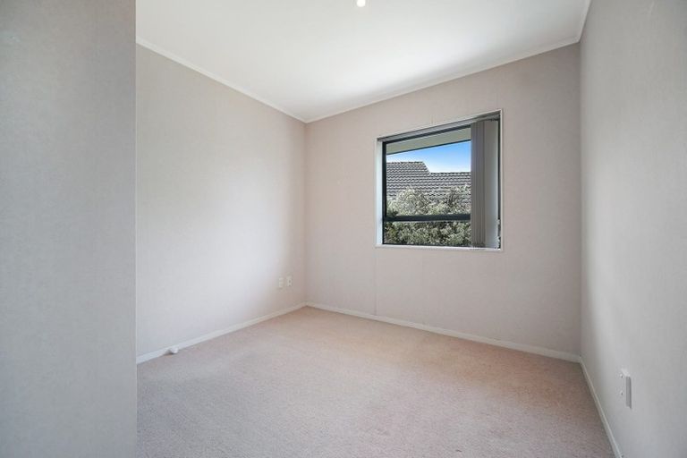 Photo of property in 2/6 Solana Court, Botany Downs, Auckland, 2010