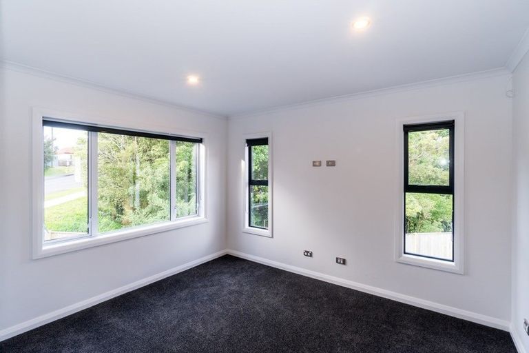 Photo of property in 1 Tower Place, Fitzherbert, Palmerston North, 4410