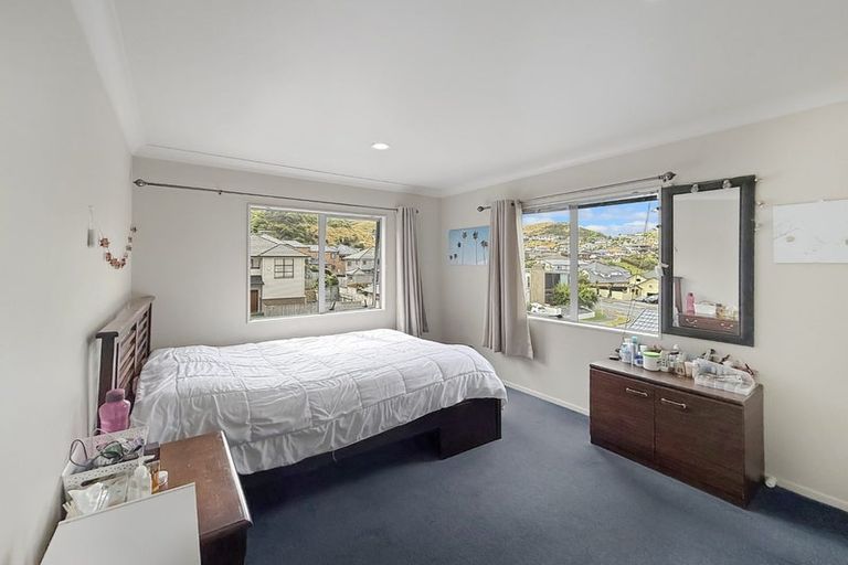 Photo of property in 5 Erlestoke Crescent, Churton Park, Wellington, 6037