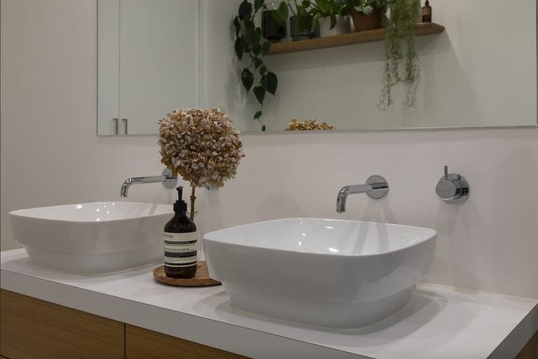 Photo of property in 42b Sherwood Avenue, Te Atatu South, Auckland, 0610