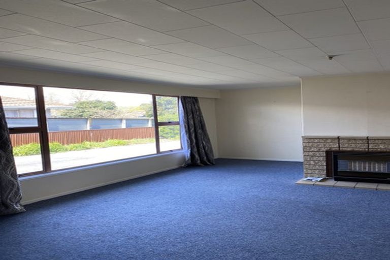 Photo of property in 1/82 John F Kennedy Drive, Milson, Palmerston North, 4414