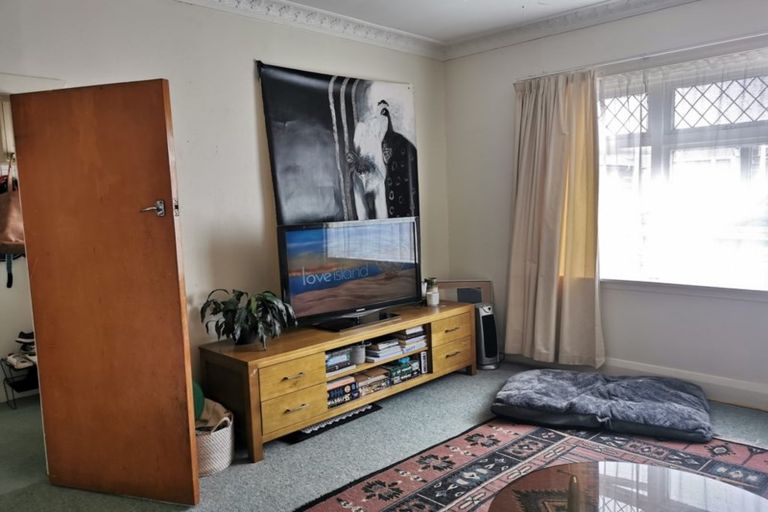 Photo of property in 37 Bay Street, Petone, Lower Hutt, 5012