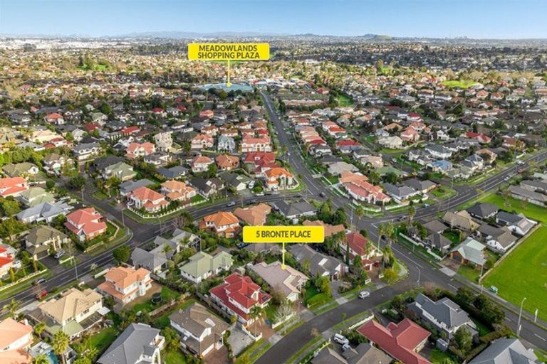 Photo of property in 5 Bronte Place, Somerville, Auckland, 2014