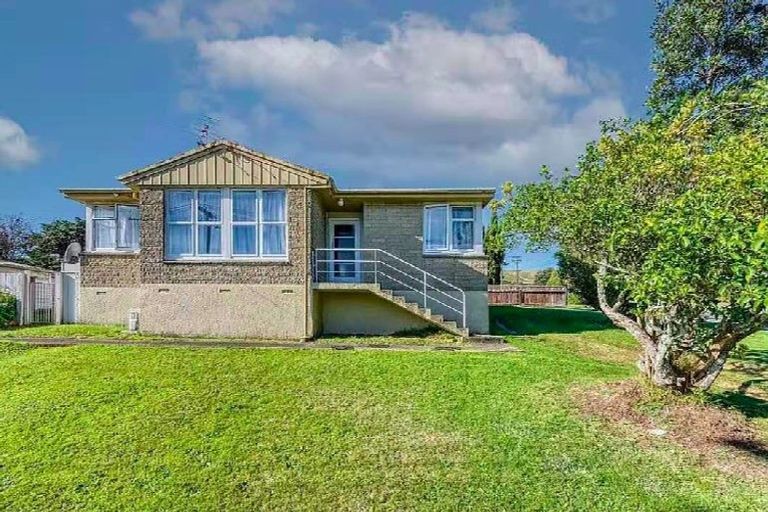 Photo of property in 43 Justine Street, Cannons Creek, Porirua, 5024