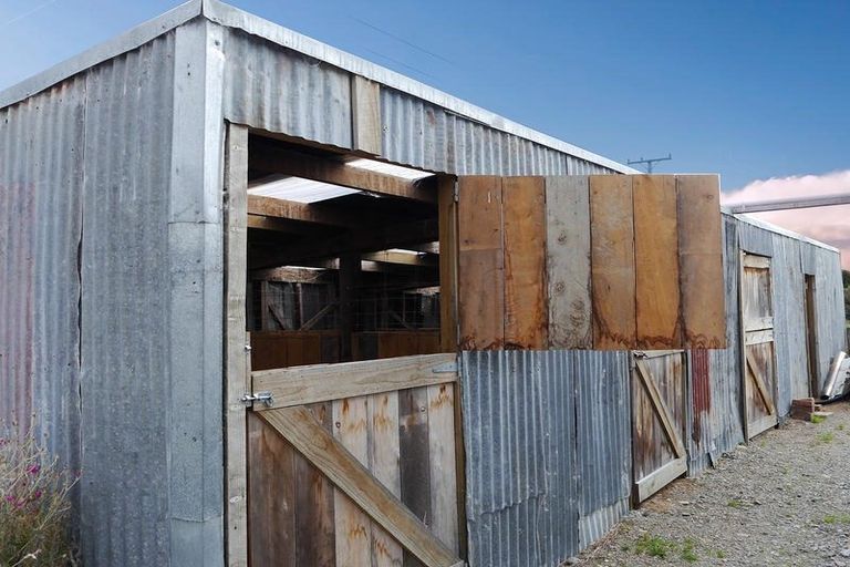 Photo of property in 37 Goodwood Road, Goodwood, Palmerston, 9481