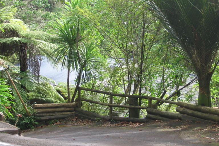 Photo of property in 42 Tanekaha Road, Titirangi, Auckland, 0604