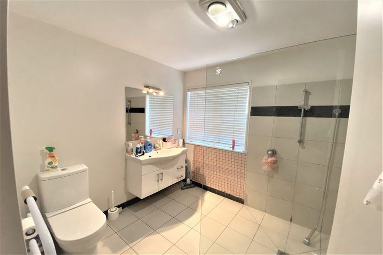 Photo of property in 4a Pinehurst Crescent, Russley, Christchurch, 8042