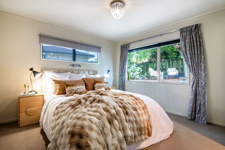 Photo of property in 1/44 Barbados Drive, Unsworth Heights, Auckland, 0632