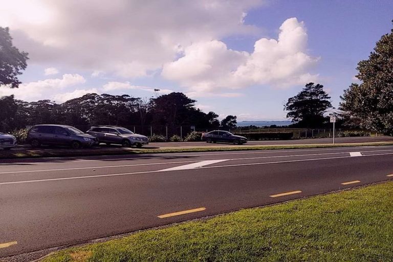 Photo of property in 1/288 East Coast Road, Forrest Hill, Auckland, 0620