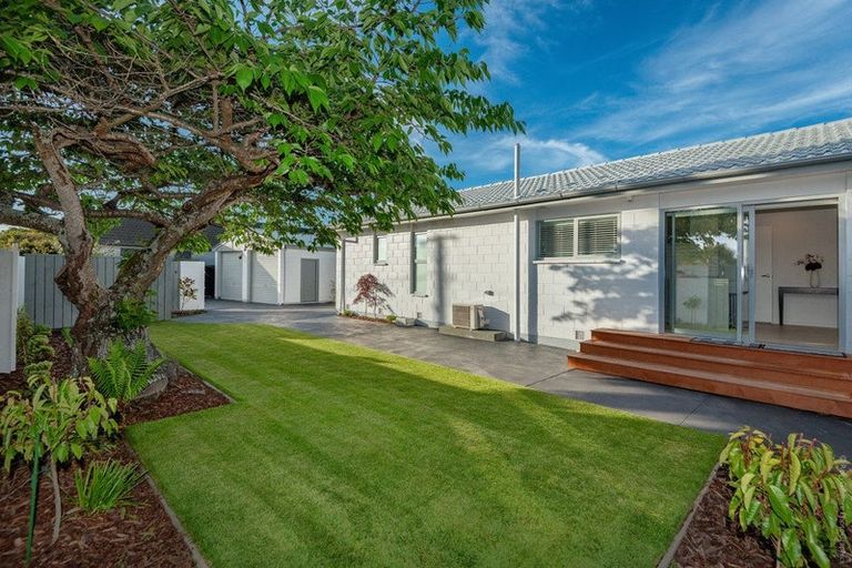 Photo of property in 86 Englefield Road, Northwood, Christchurch, 8051