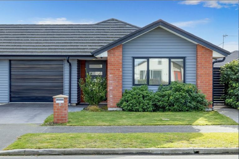 Photo of property in 5 Limbrick Crescent, Wigram, Christchurch, 8042