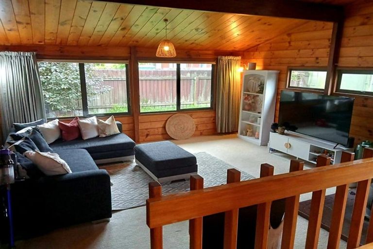 Photo of property in 63 Gemstone Drive, Birchville, Upper Hutt, 5018