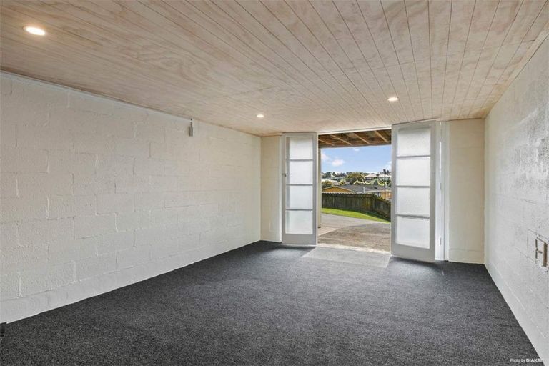 Photo of property in 26 Bond Crescent, Forrest Hill, Auckland, 0620