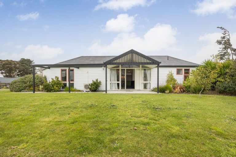 Photo of property in 450 Foxton Shannon Road, Foxton, 4893