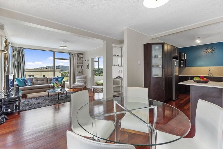 Photo of property in Greenmantle Flats, 88a Salamanca Road, Kelburn, Wellington, 6012