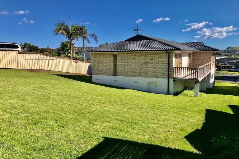 Photo of property in 26 Andrea Place, Sunnyhills, Auckland, 2010