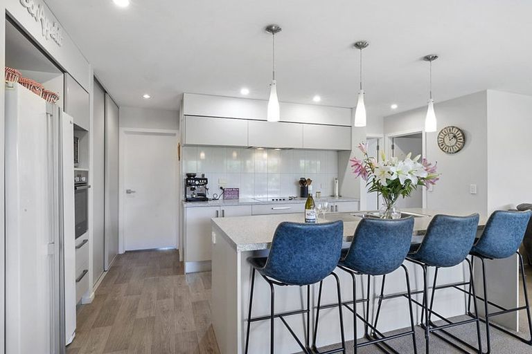 Photo of property in 14 Te Arakete Place, Hurworth, New Plymouth, 4310