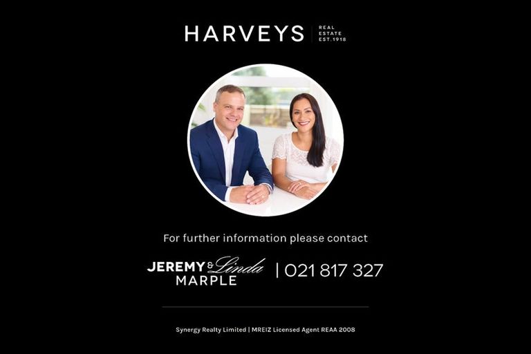 Photo of property in 12 Highland Avenue, Titirangi, Auckland, 0604