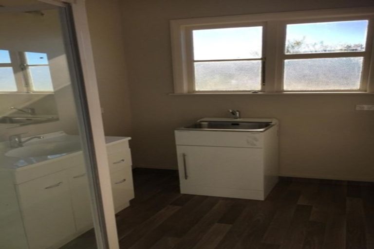 Photo of property in 21 Russell Street, Westport, 7825