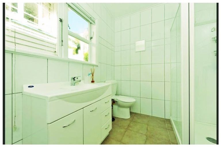 Photo of property in 1/17 Clifton Terrace, Kelburn, Wellington, 6012