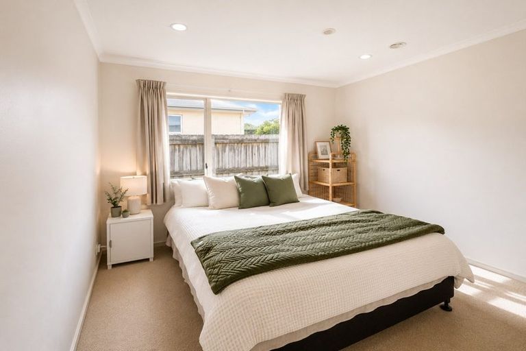 Photo of property in 18 Naul Place, East Tamaki Heights, Auckland, 2016